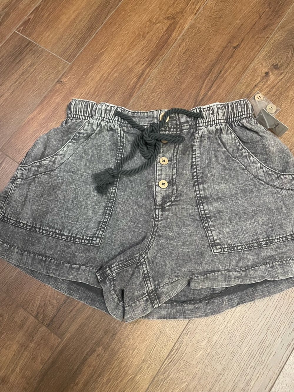 Free People Westmoreland linen short in dried basil